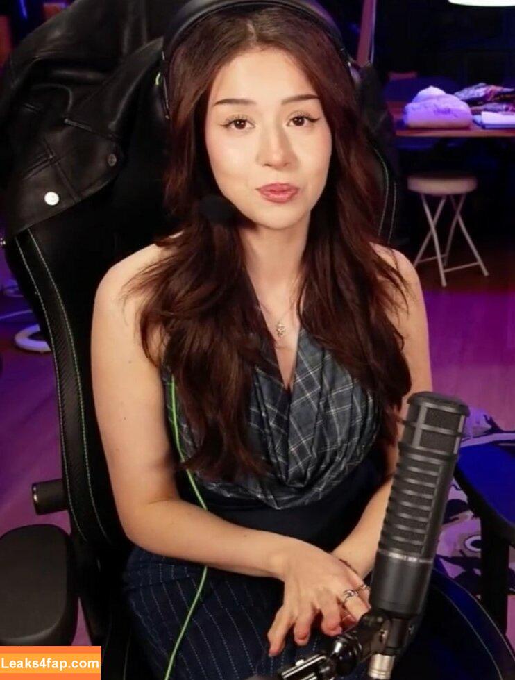 Pokimane / pokimanelol / pokinaneonlyfan leaked photo photo #0194