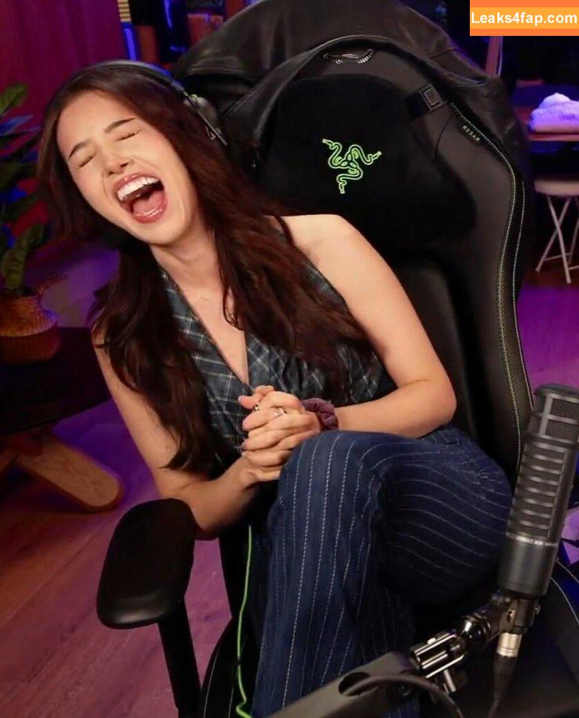 Pokimane / pokimanelol / pokinaneonlyfan leaked photo photo #0198