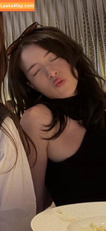 Pokimane / pokimanelol / pokinaneonlyfan leaked photo photo #0431