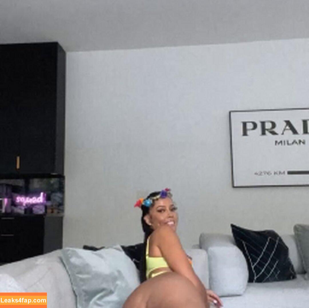 SexyRedMagiccity / sexyred_magiccity1 / sexyred_mc leaked photo photo #0017