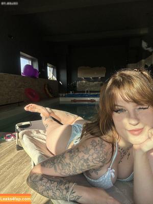 Shyphoebe photo #0012