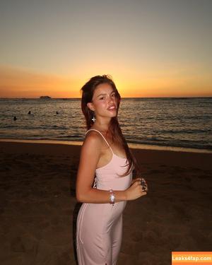 Sylvia Snyders photo #0002