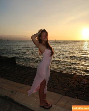 Sylvia Snyders photo #0007