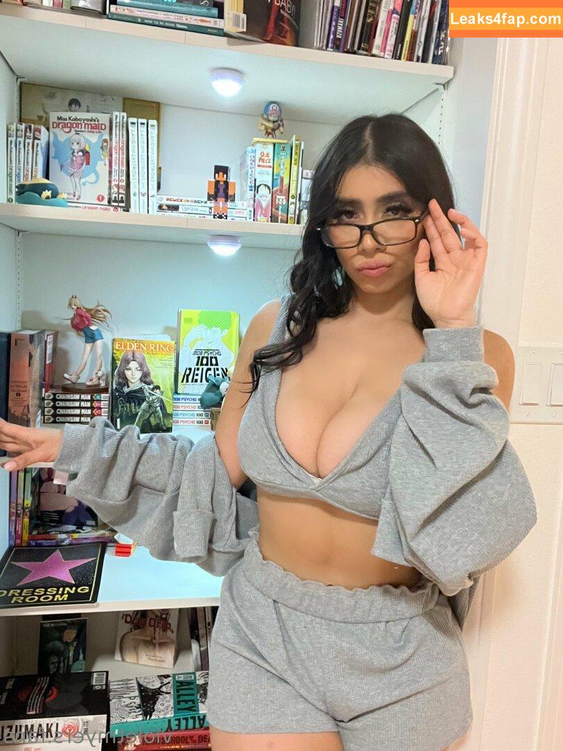 Violet Myers / violetmyers / violetsaucy / waifuviolet leaked photo photo #0444