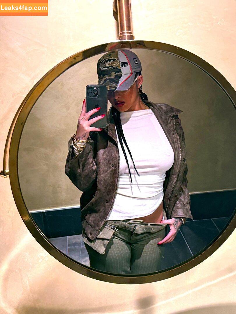 Malu Trevejo / malutrevejo / malutrevejo15 / malutrevejo18 leaked photo photo #0027