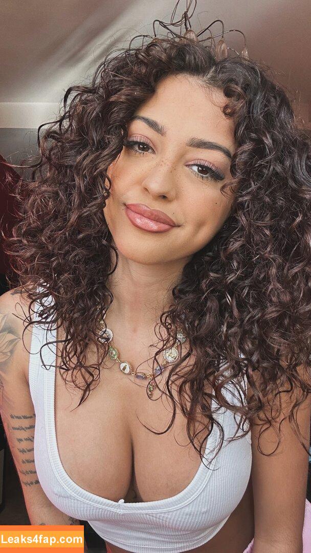 Malu Trevejo / malutrevejo / malutrevejo15 / malutrevejo18 leaked photo photo #0040