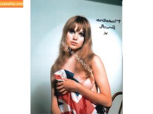 Madeline Smith фото #0025