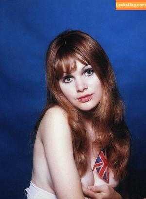 Madeline Smith фото #0029