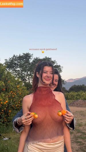 Sarah McDaniel photo #0001