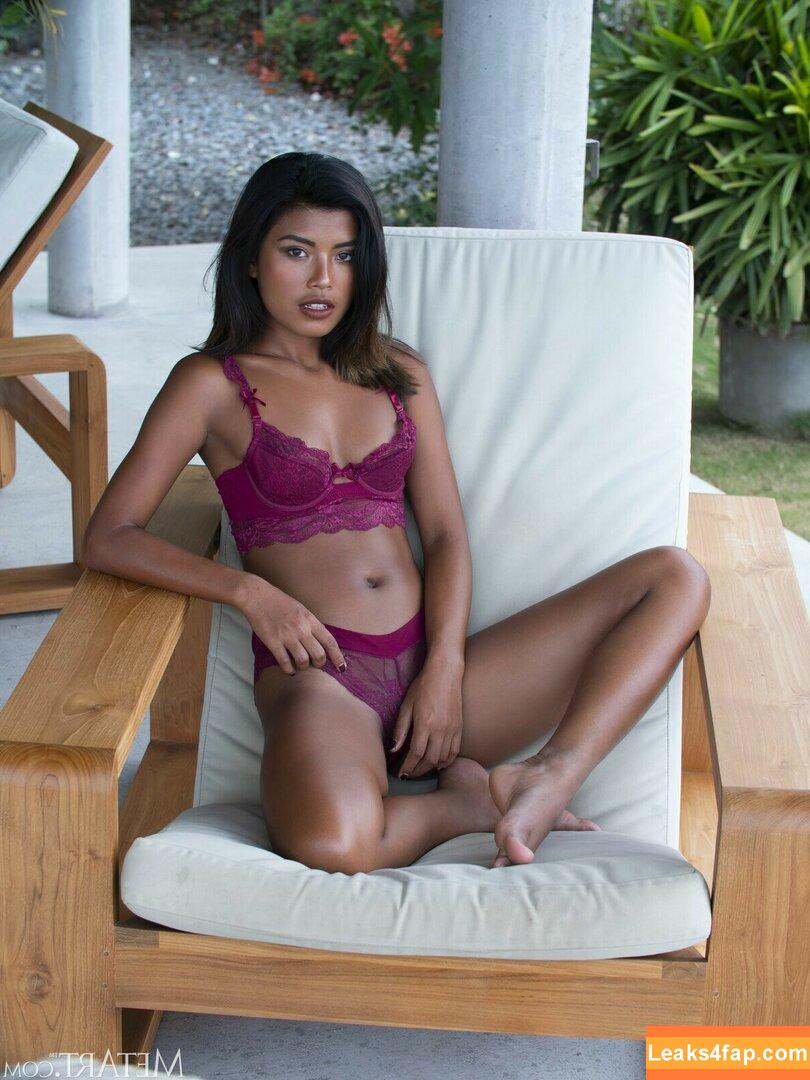 Tita Sahara / titasahara_ / titasaharaofficial слитое фото фото #0107