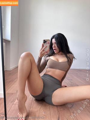 Vanessa.rhd photo #0054