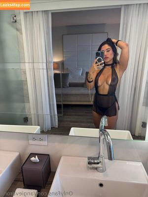 Angie Varona фото #0022