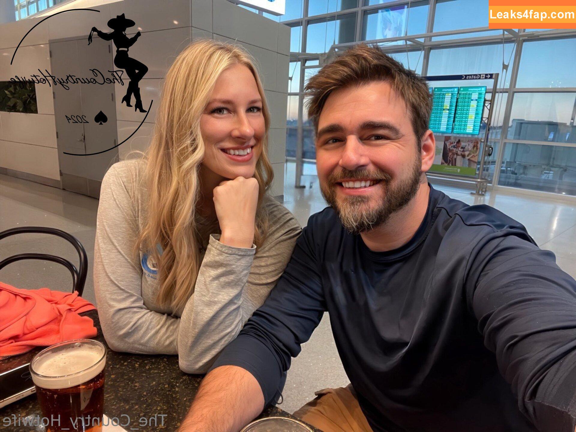 Country Hotwife / sexy_country_hotwife / the_country_hotwife leaked photo photo #0004