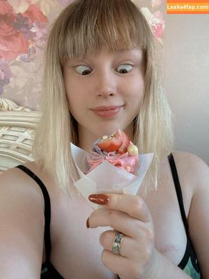 Lady Melamori photo #0001