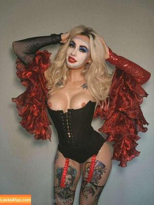 Laura Lux photo #0043