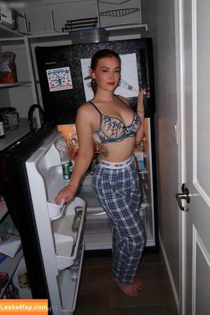 Nora Rivers photo #0136