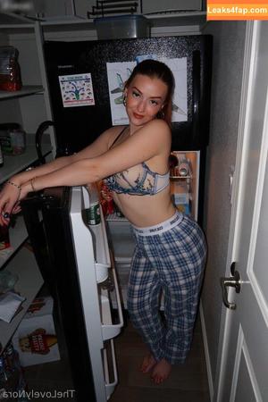Nora Rivers photo #0141