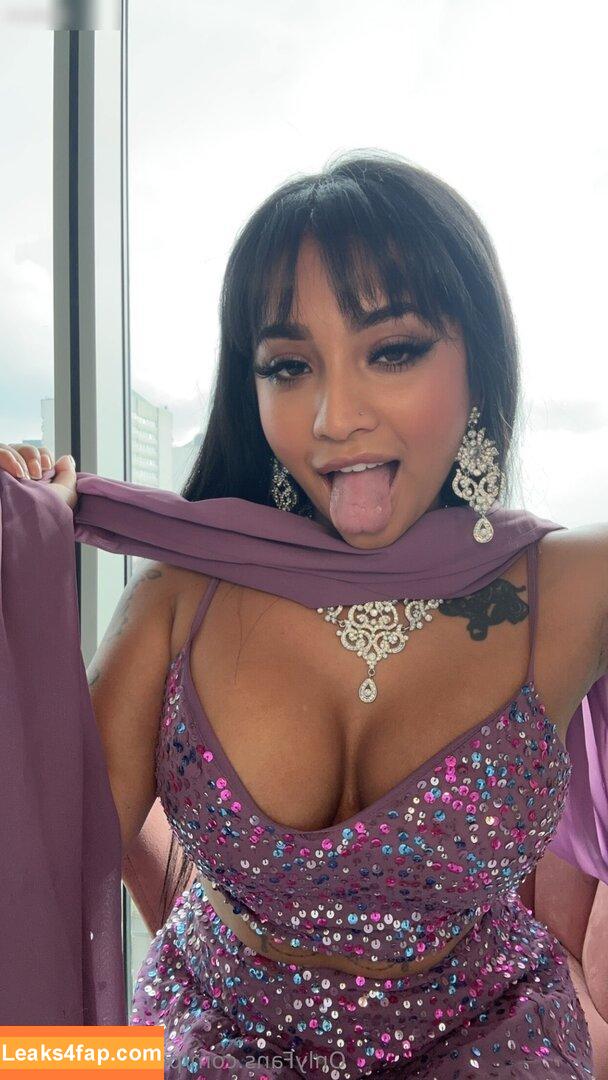 Yasmina Khan /  leaked photo photo #0015