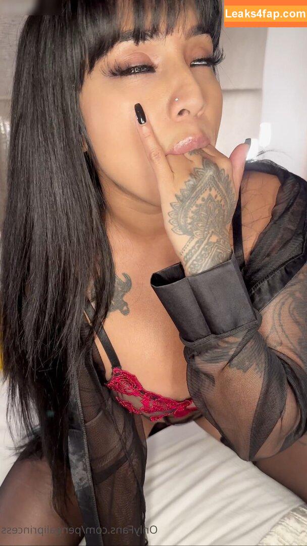 Yasmina Khan /  leaked photo photo #0072