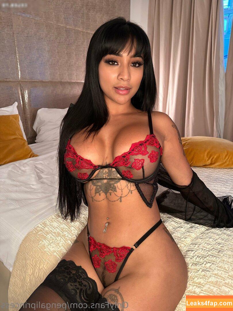 Yasmina Khan /  leaked photo photo #0081