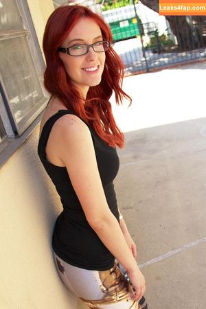 Meg Turney фото #0005