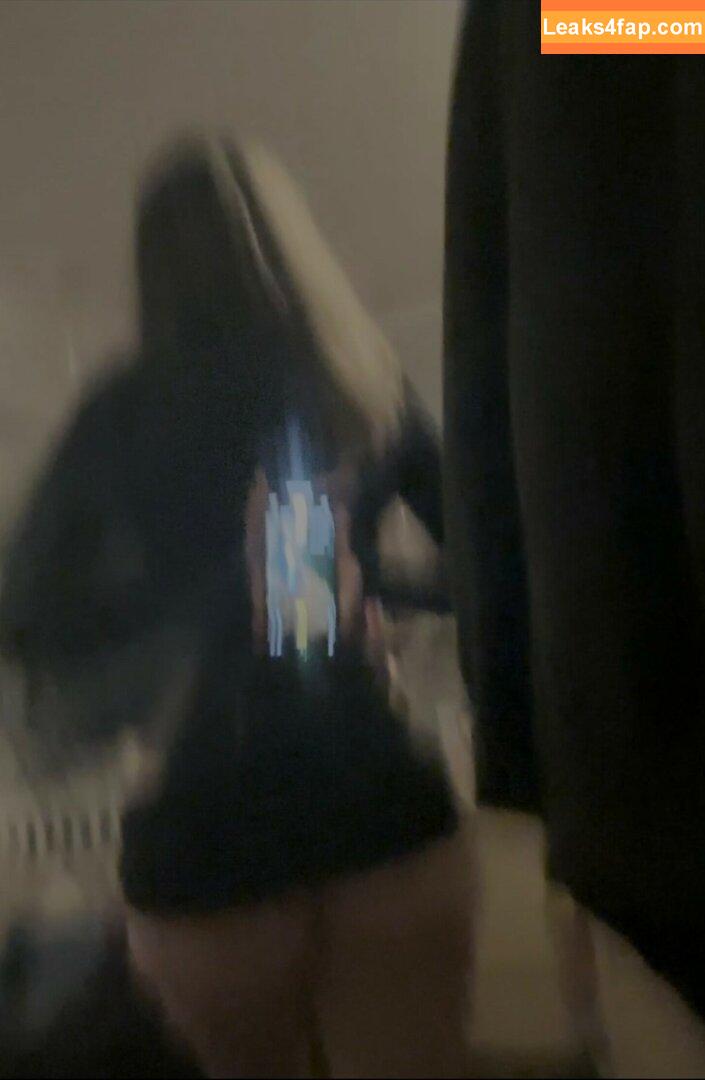 222.mollsx / molls222 leaked photo photo #0076