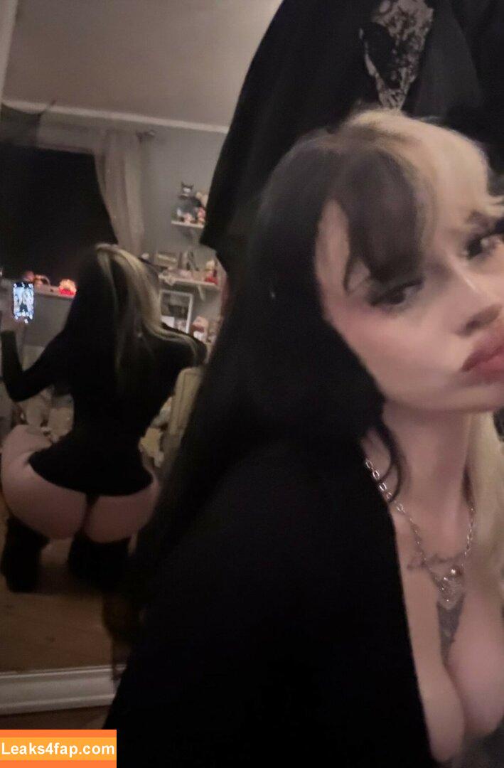 222.mollsx / molls222 leaked photo photo #0085