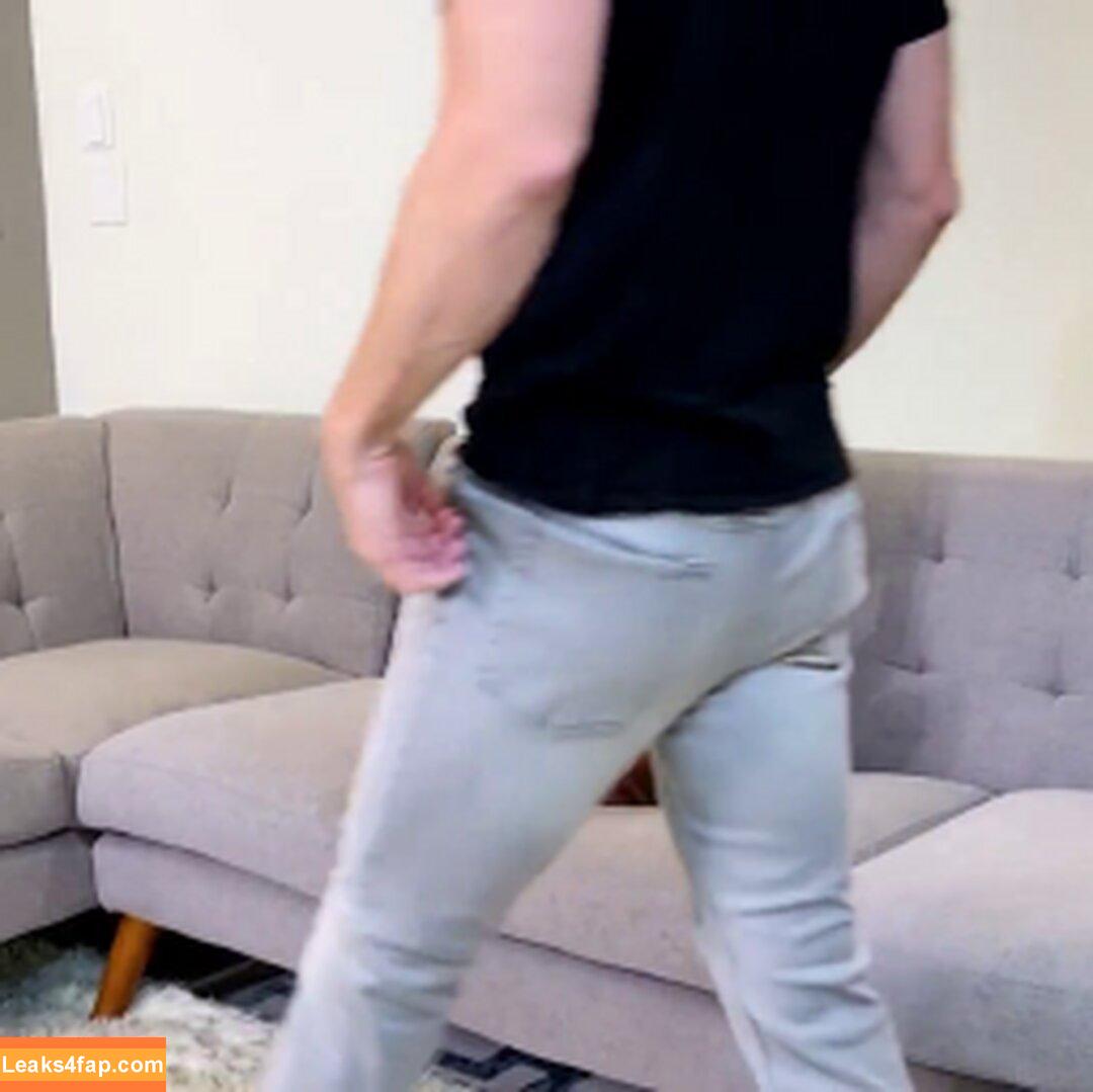 Johnny Sins / YourSpicyDragon / johnnysins / johnnysinstv leaked photo photo #0036