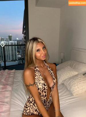 Taylor Peach Xo фото #0006