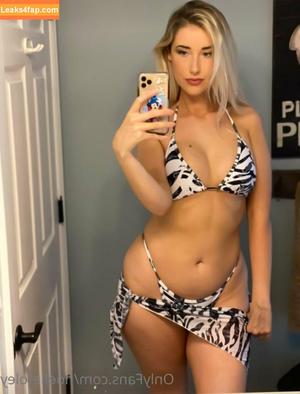 Noelle Foley фото #0003