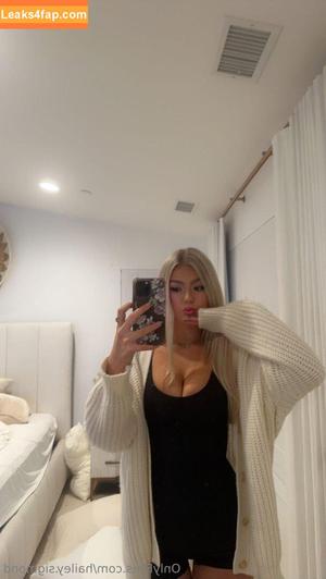 Hailey Sigmond photo #0003