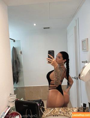Valerie Cossette фото #0003