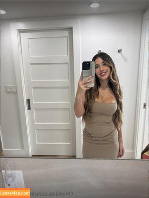 Angie Varona фото #0011