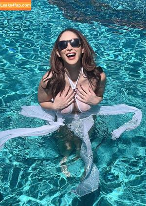 Carlotta Champagne photo #0412