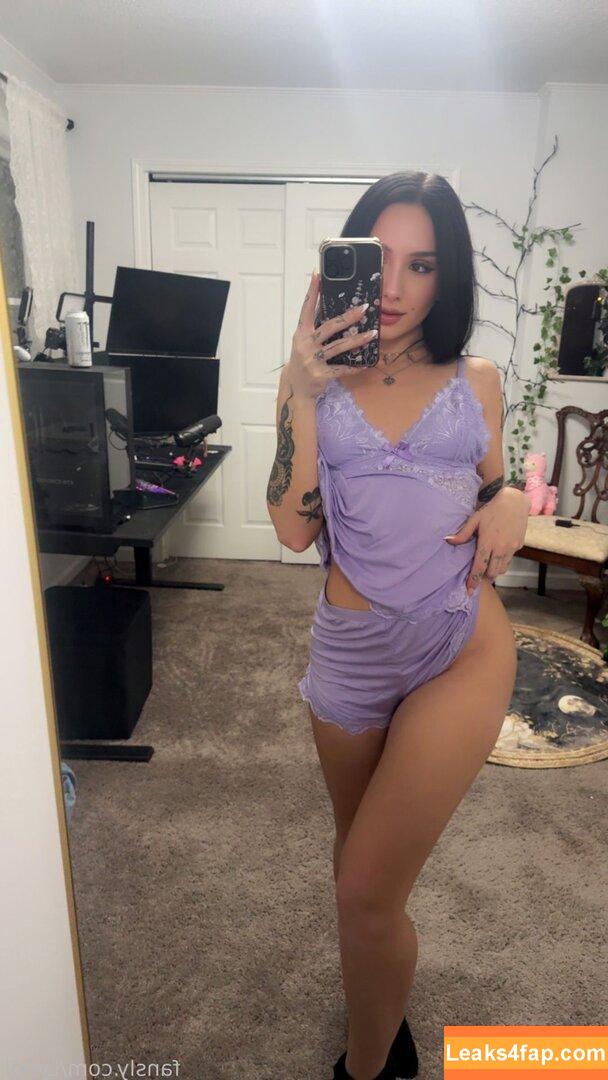 Lyndi / Lyndi__ / lindsayelizzabeth / lyndihassell leaked photo photo #0011
