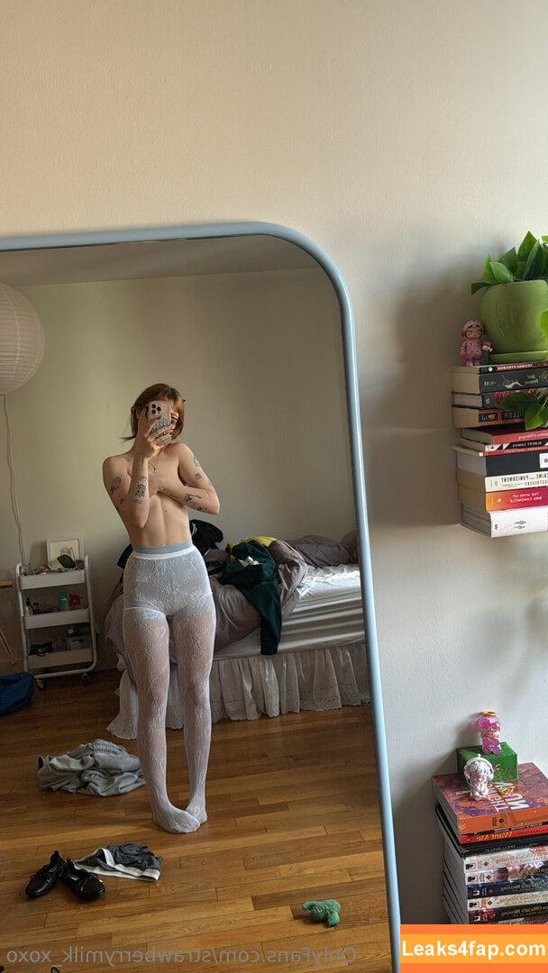 strawberrymilk_xoxo / strawberrymilk__xoxo leaked photo photo #0005