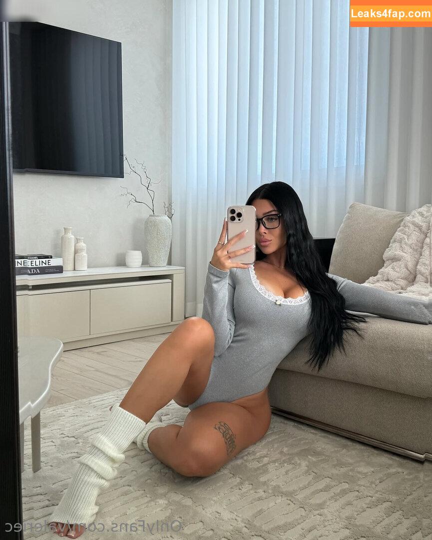 Valerie Cossette / valerie.c_ / valeriec / valeriecossett leaked photo photo #0001