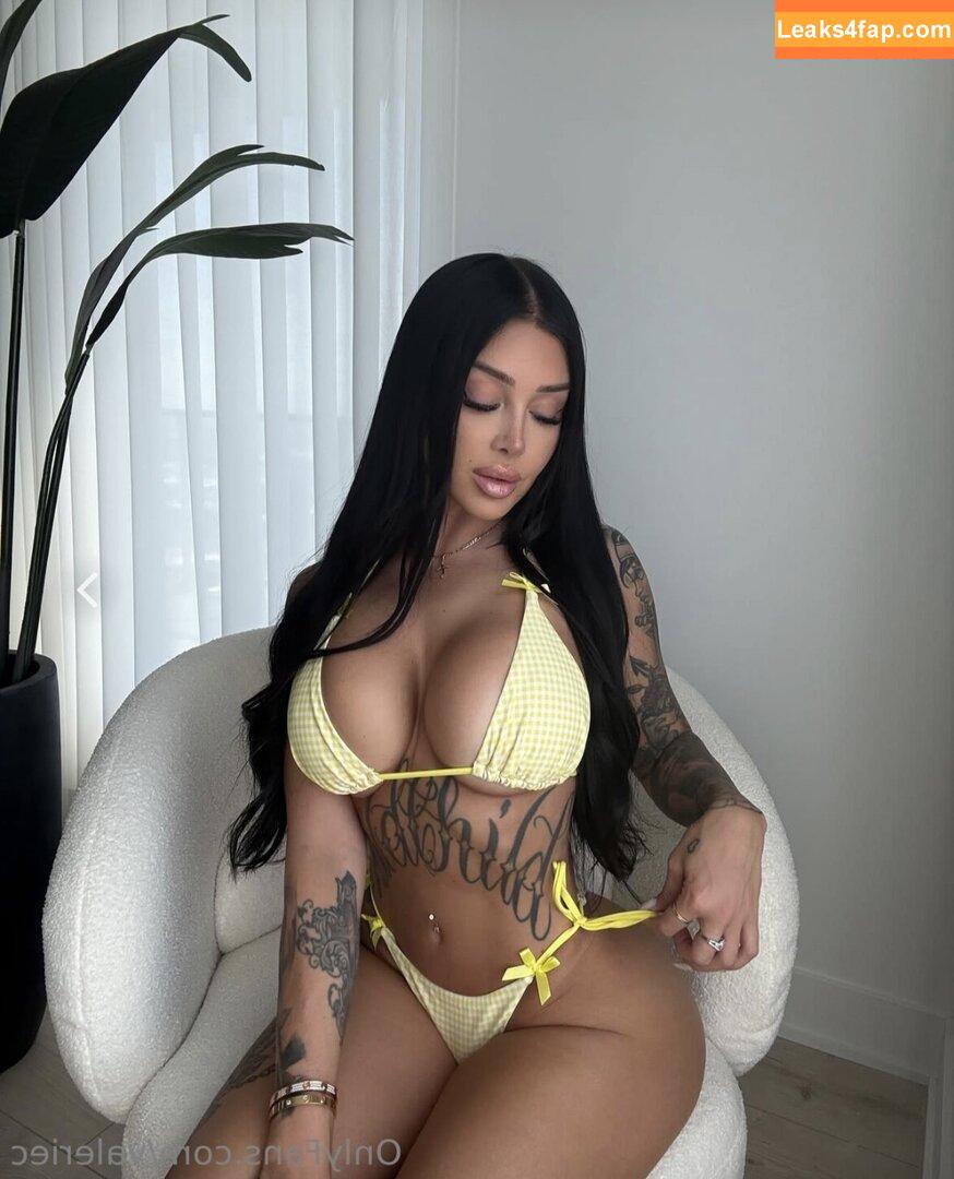 Valerie Cossette / valerie.c_ / valeriec / valeriecossett leaked photo photo #0009