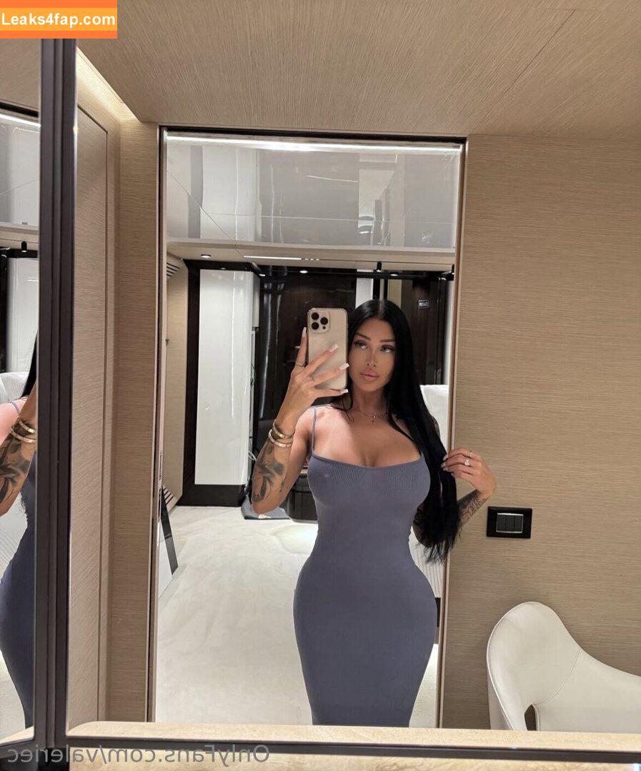 Valerie Cossette / valerie.c_ / valeriec / valeriecossett leaked photo photo #0011