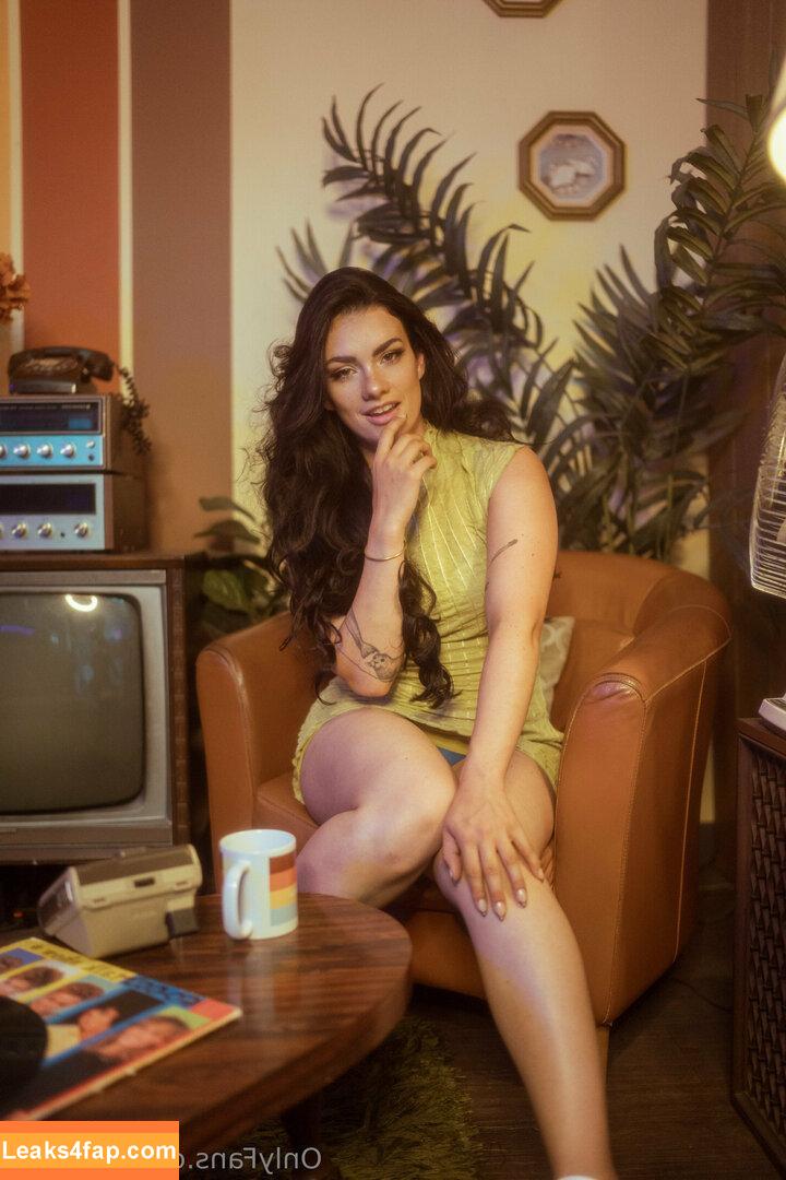 zoogirlq /  leaked photo photo #0002