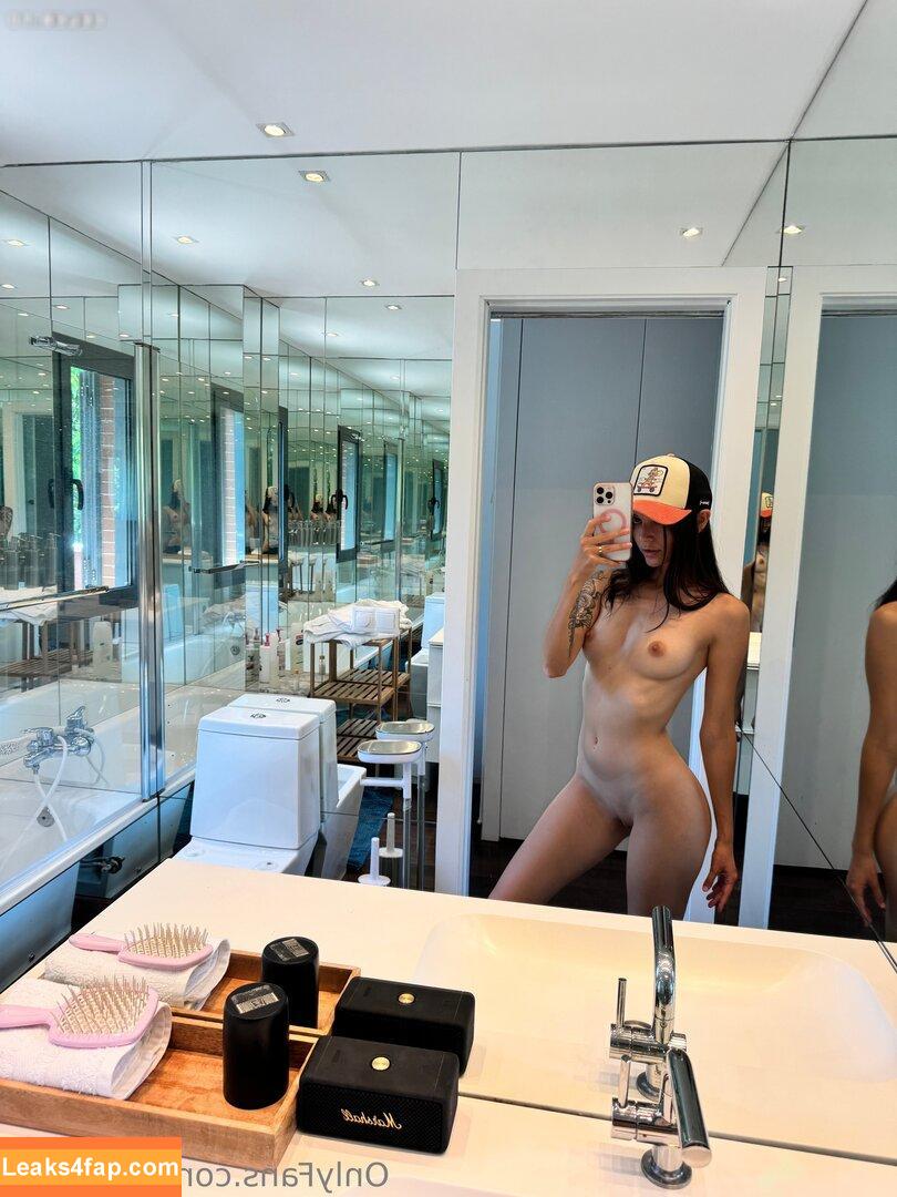 27918 /  leaked photo photo #0023