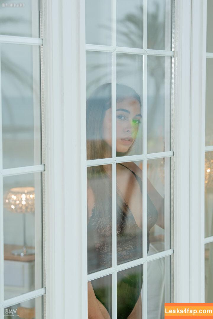 27918 /  leaked photo photo #0650