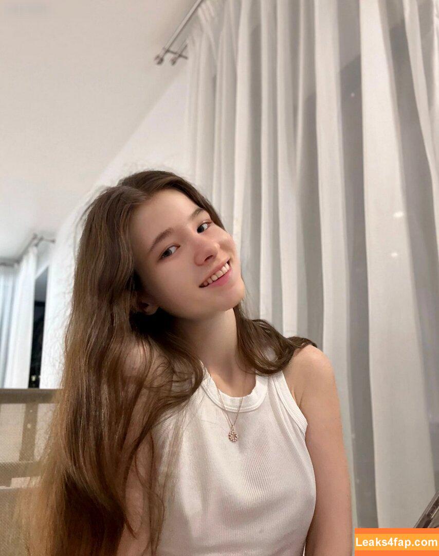 27918 /  leaked photo photo #1178