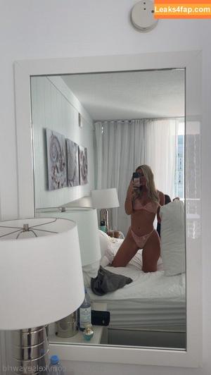 kelseyswrld photo #0017