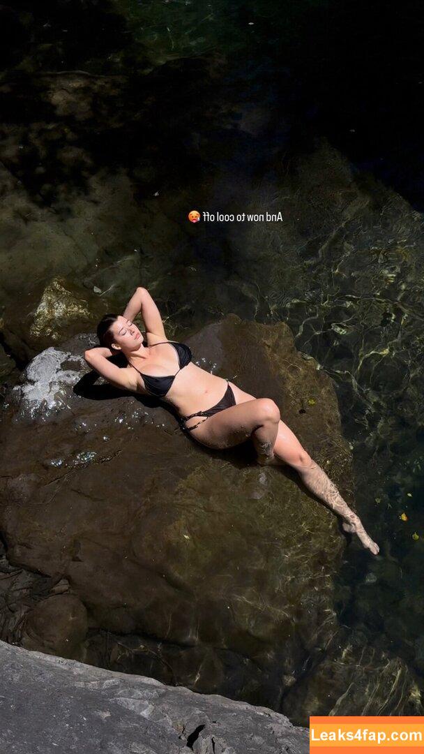 Sarah McDaniel / Krotchy leaked photo photo #0001