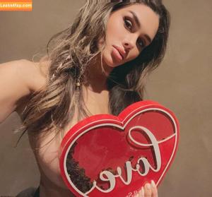 Brittany Furlan фото #0002