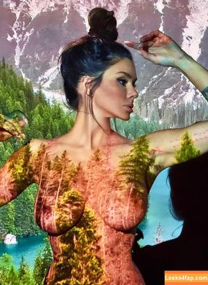 Brittany Furlan фото #0006