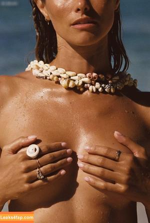 Natalie Roser photo #0012