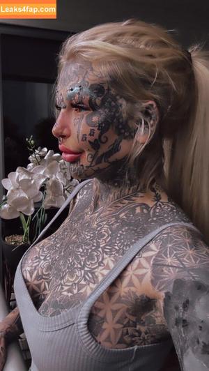 Amber Luke photo #0087