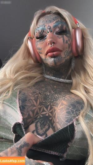 Amber Luke photo #0121